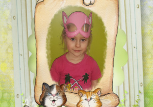 Dziewczynka w masce kota. Zdjęcie w ozdobnej ramce